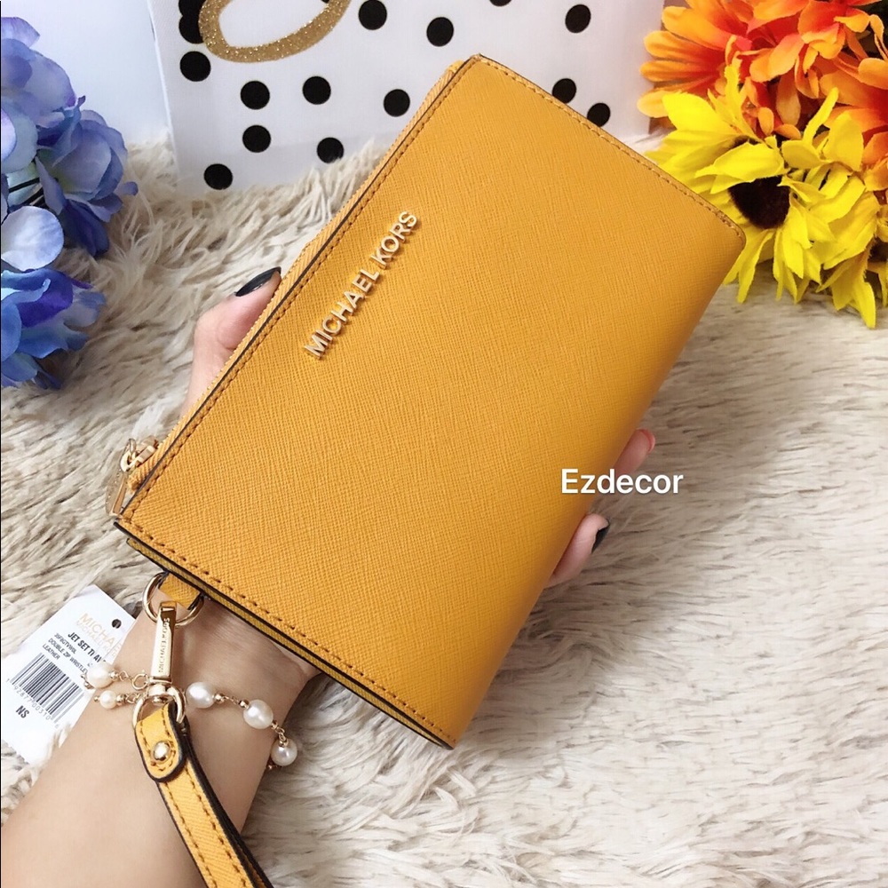 Michael Kors Jet Set Double Zip Wristlet